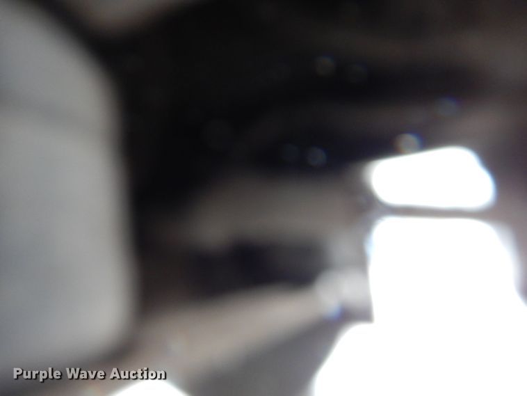 image for item DM0663 2005 International 7500  fuel truck