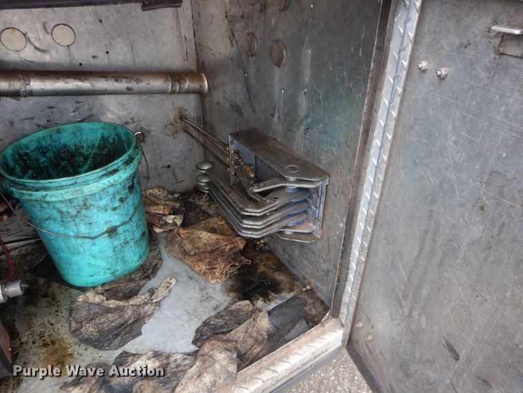 image for item DM0663 2005 International 7500  fuel truck