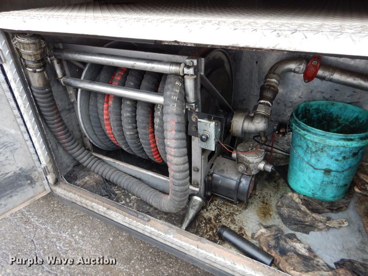 image for item DM0663 2005 International 7500  fuel truck