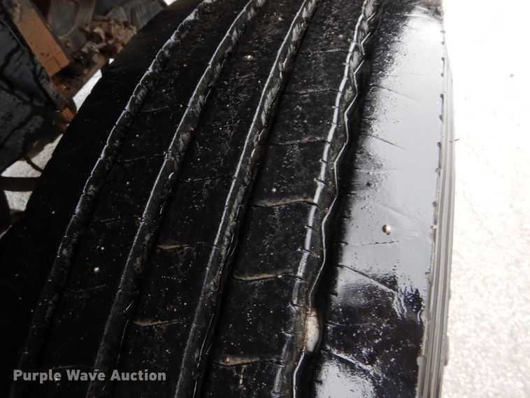 image for item DM0663 2005 International 7500  fuel truck