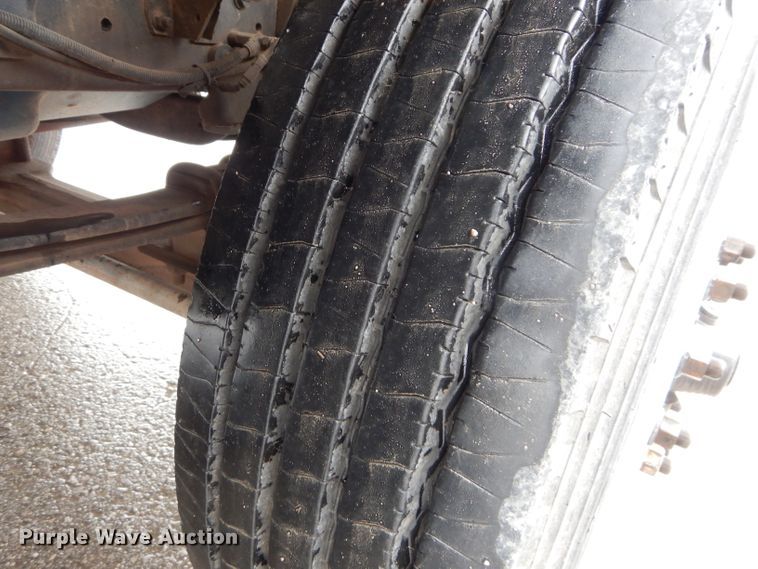 image for item DM0663 2005 International 7500  fuel truck