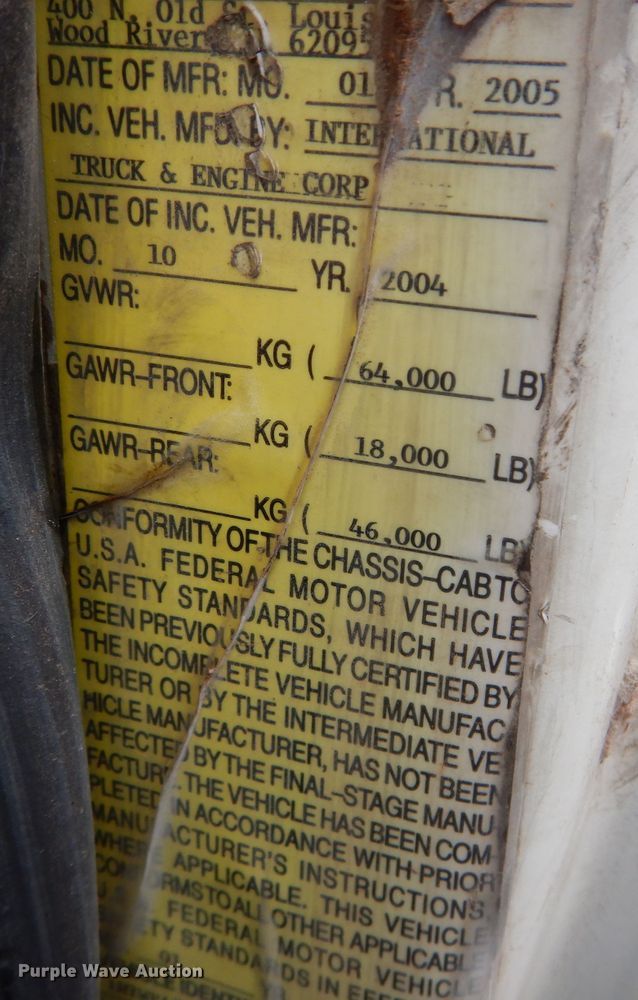 image for item DM0663 2005 International 7500  fuel truck