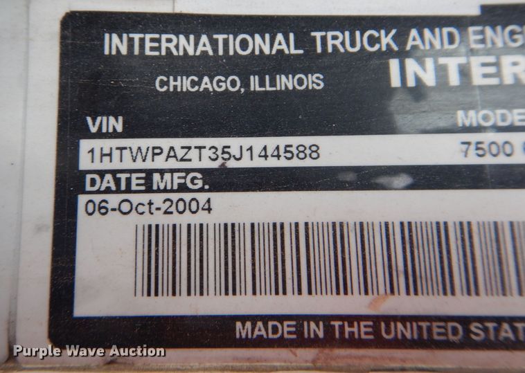 image for item DM0663 2005 International 7500  fuel truck
