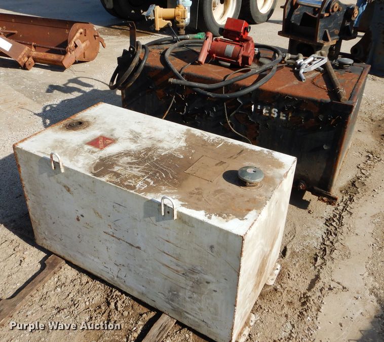 image for item DM0712 (2) auxiliary fuel tanks