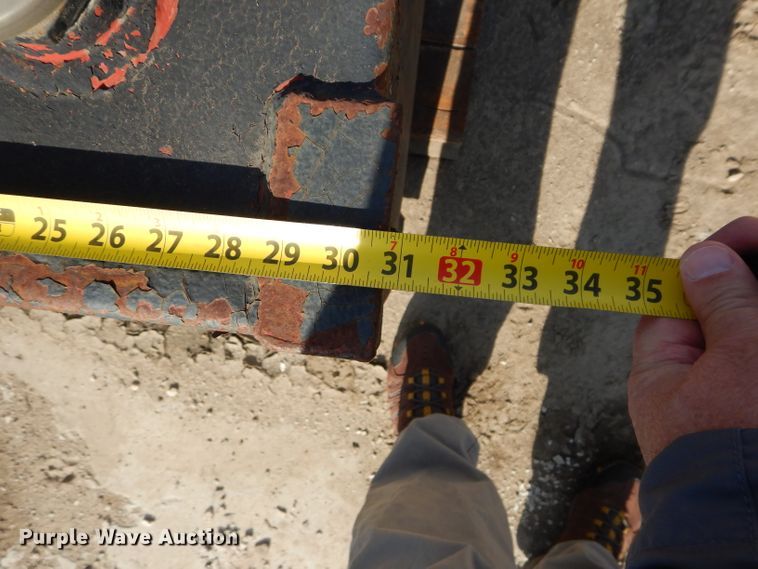 image for item DM0712 (2) auxiliary fuel tanks