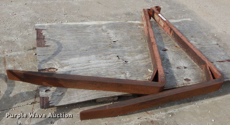 image for item DM0713 (3) pieces of ag equipment