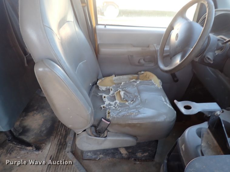 image for item DN1941 2002 Ford Econoline E350 Super Duty  school bus