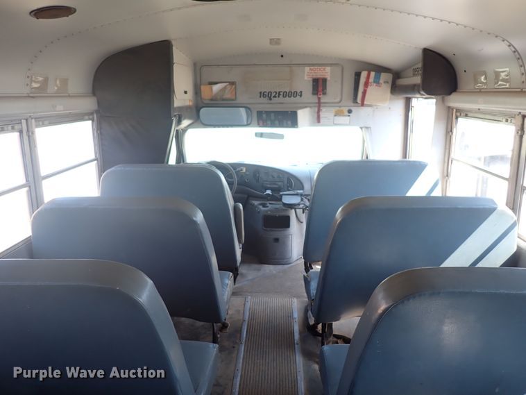 image for item DN1941 2002 Ford Econoline E350 Super Duty  school bus