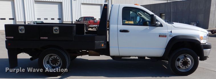 image for item DN5327 2009 Dodge Ram 5500HD  flatbed truck