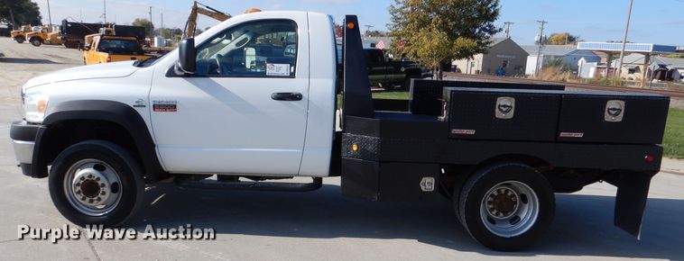 image for item DN5327 2009 Dodge Ram 5500HD  flatbed truck