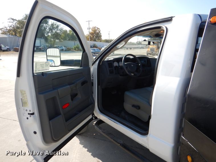 image for item DN5327 2009 Dodge Ram 5500HD  flatbed truck