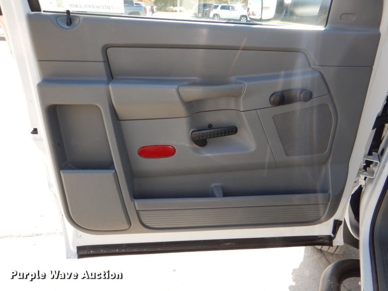 image for item DN5327 2009 Dodge Ram 5500HD  flatbed truck