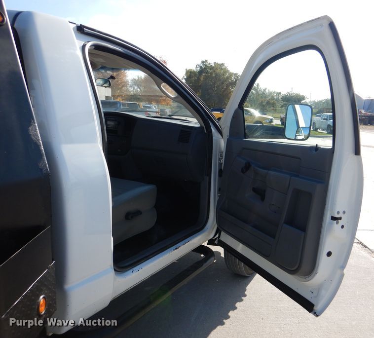 image for item DN5327 2009 Dodge Ram 5500HD  flatbed truck