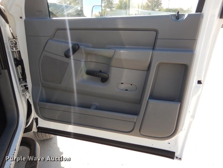 image for item DN5327 2009 Dodge Ram 5500HD  flatbed truck