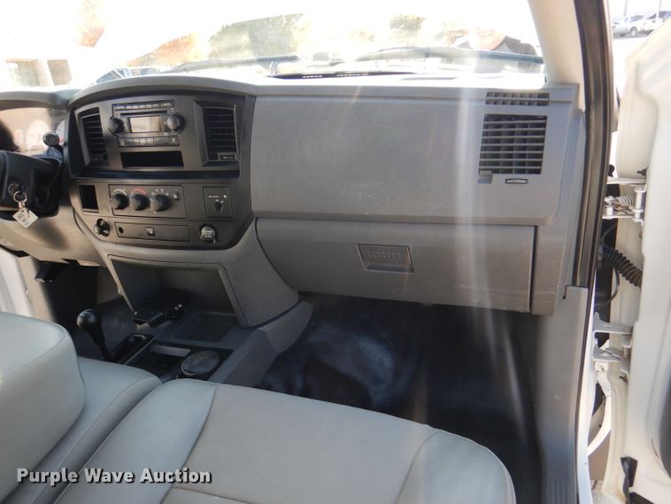 image for item DN5327 2009 Dodge Ram 5500HD  flatbed truck