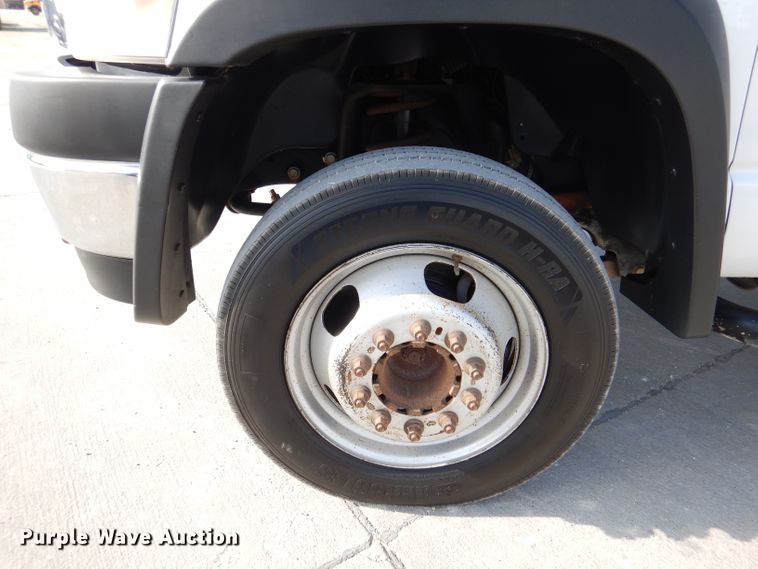 image for item DN5327 2009 Dodge Ram 5500HD  flatbed truck