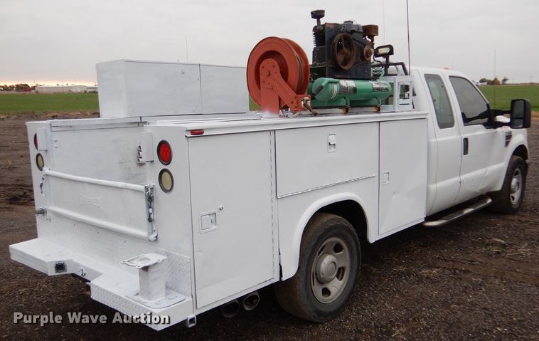 image for item DN5338 2009 Ford F350 Super Duty  SuperCab utility bed pickup truck