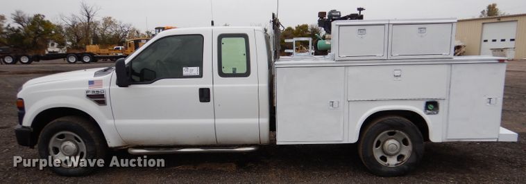 image for item DN5338 2009 Ford F350 Super Duty  SuperCab utility bed pickup truck