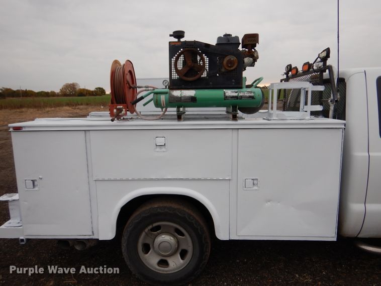 image for item DN5338 2009 Ford F350 Super Duty  SuperCab utility bed pickup truck