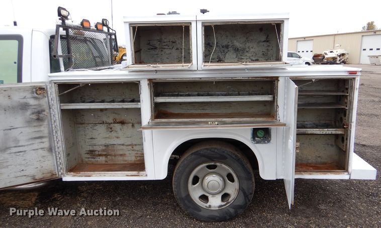 image for item DN5338 2009 Ford F350 Super Duty  SuperCab utility bed pickup truck