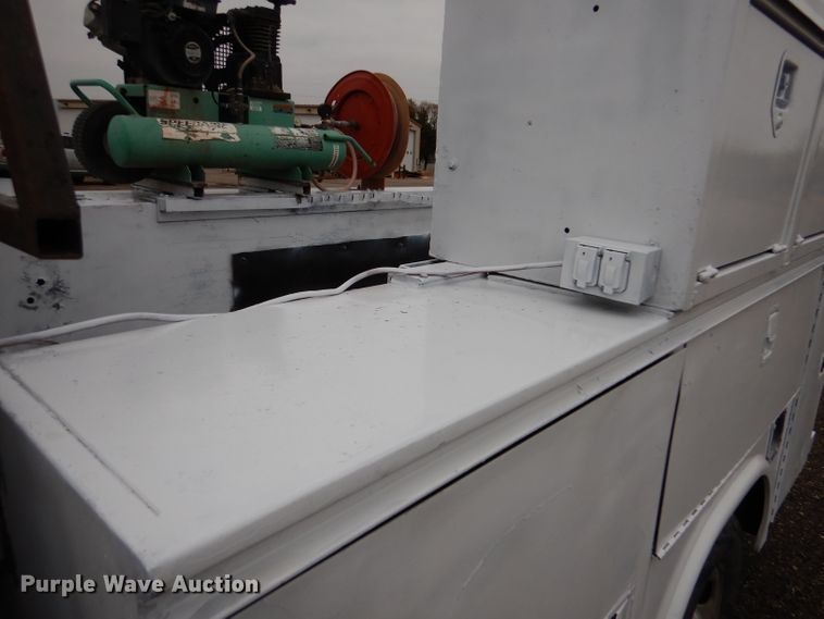 image for item DN5338 2009 Ford F350 Super Duty  SuperCab utility bed pickup truck