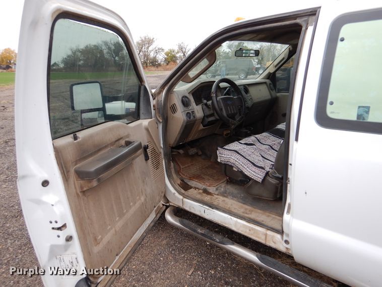 image for item DN5338 2009 Ford F350 Super Duty  SuperCab utility bed pickup truck