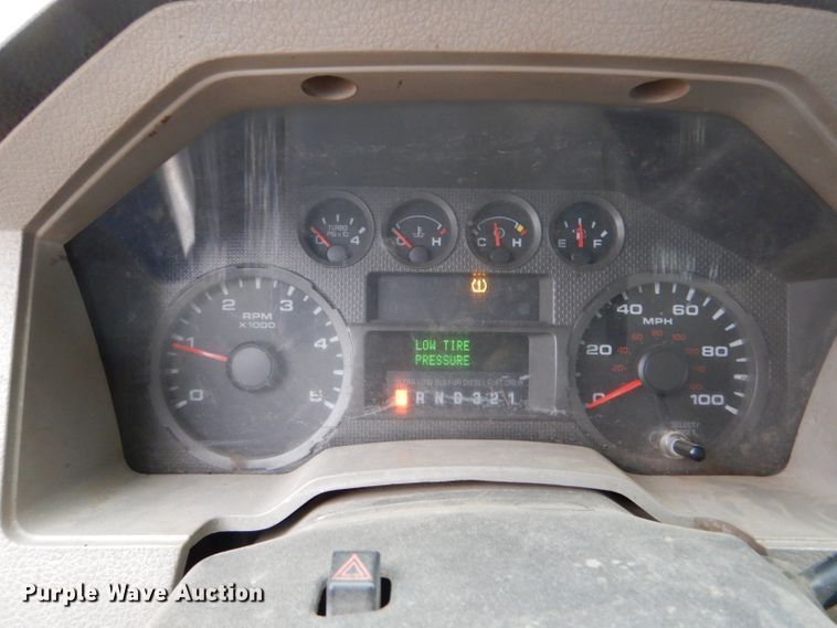 image for item DN5338 2009 Ford F350 Super Duty  SuperCab utility bed pickup truck