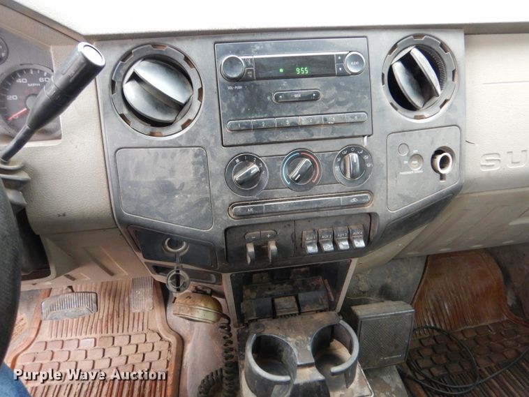 image for item DN5338 2009 Ford F350 Super Duty  SuperCab utility bed pickup truck