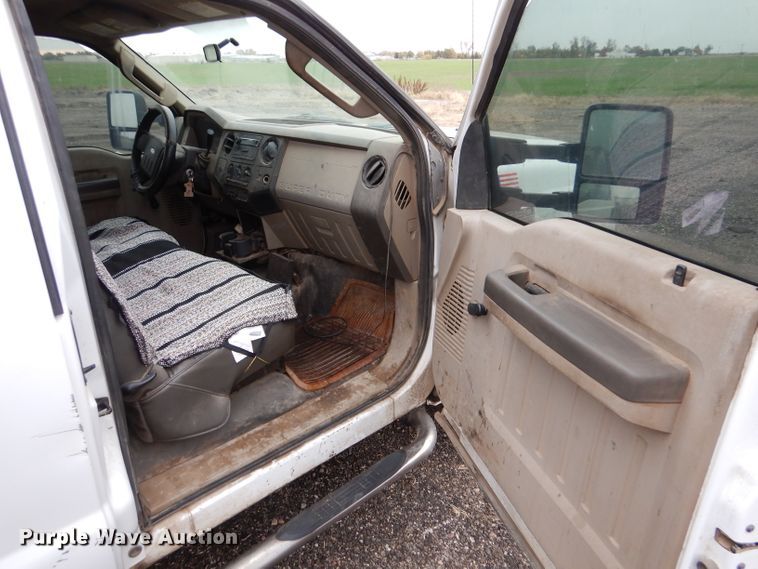 image for item DN5338 2009 Ford F350 Super Duty  SuperCab utility bed pickup truck