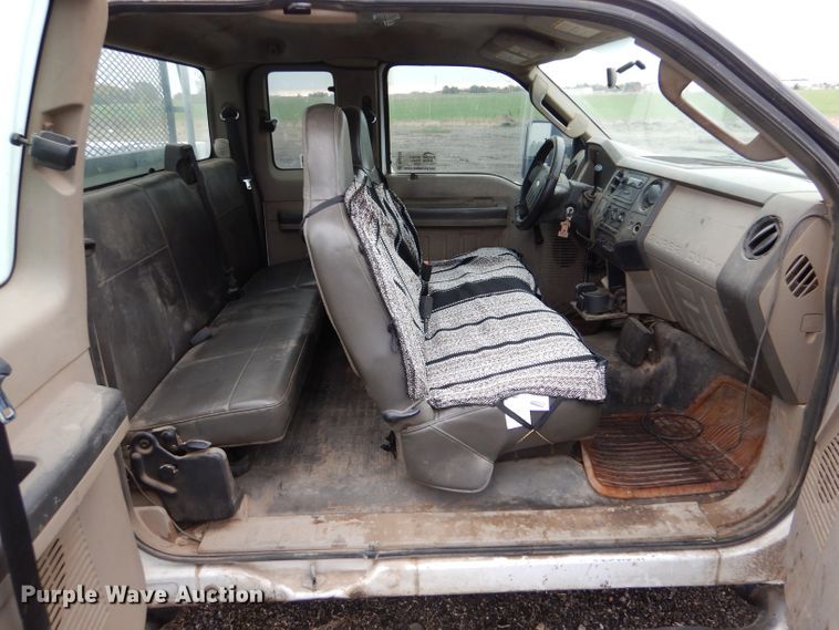 image for item DN5338 2009 Ford F350 Super Duty  SuperCab utility bed pickup truck