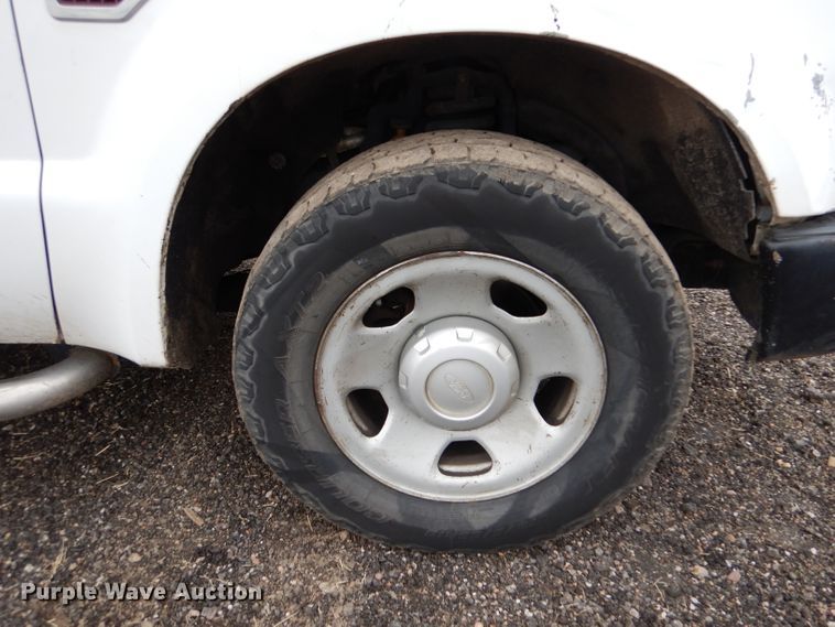 image for item DN5338 2009 Ford F350 Super Duty  SuperCab utility bed pickup truck