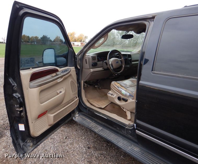 image for item DN5339 2004 Ford Excusrion  SUV