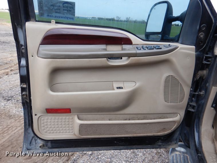 image for item DN5339 2004 Ford Excusrion  SUV