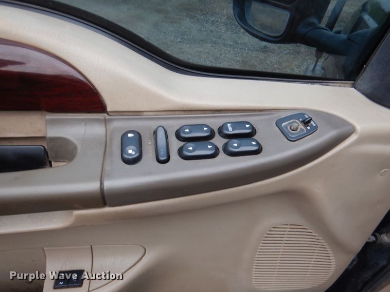 image for item DN5339 2004 Ford Excusrion  SUV