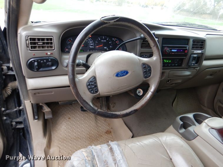 image for item DN5339 2004 Ford Excusrion  SUV