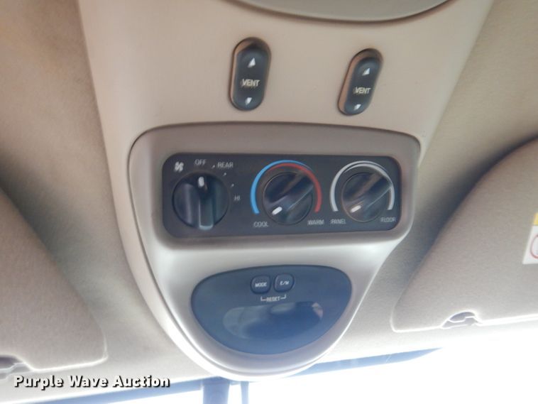 image for item DN5339 2004 Ford Excusrion  SUV