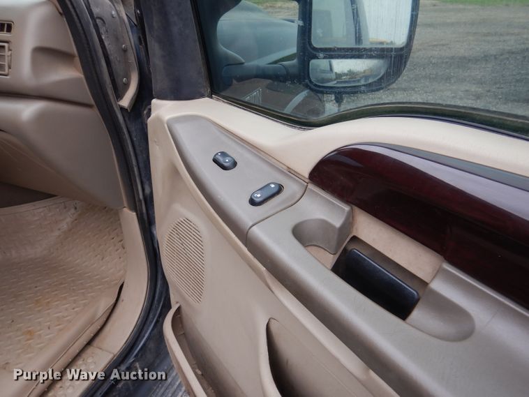 image for item DN5339 2004 Ford Excusrion  SUV