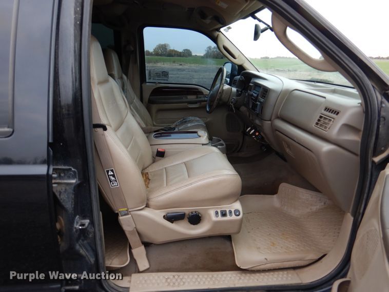 image for item DN5339 2004 Ford Excusrion  SUV