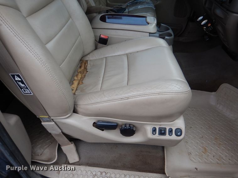 image for item DN5339 2004 Ford Excusrion  SUV