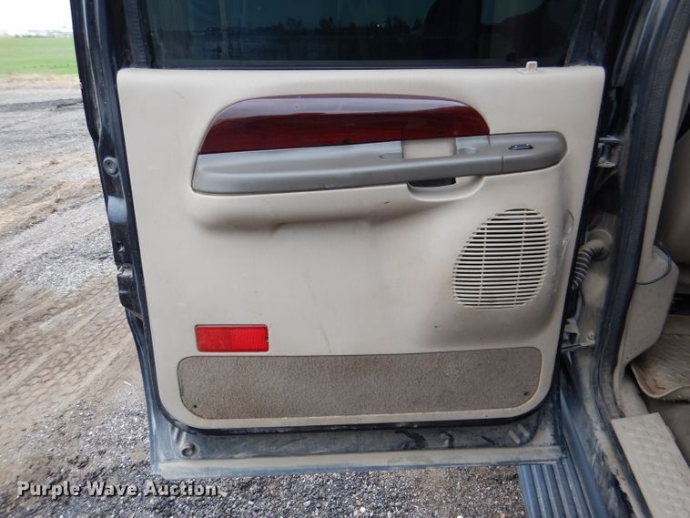 image for item DN5339 2004 Ford Excusrion  SUV