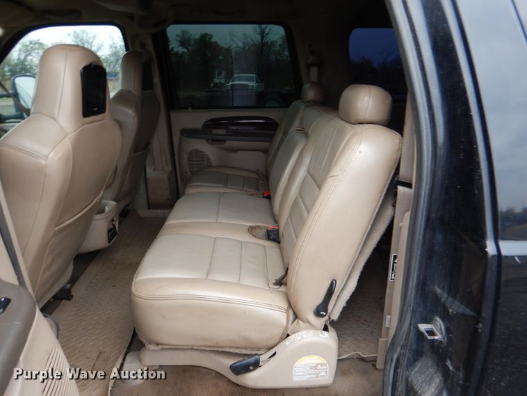 image for item DN5339 2004 Ford Excusrion  SUV