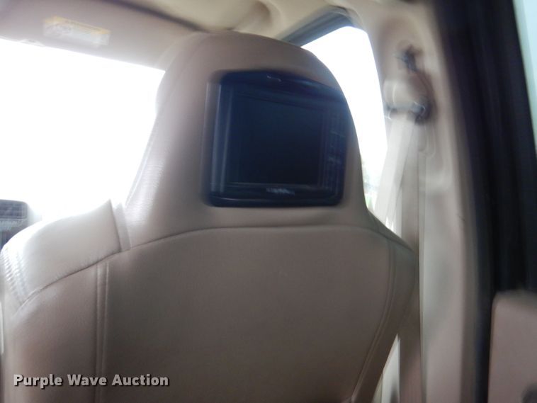 image for item DN5339 2004 Ford Excusrion  SUV