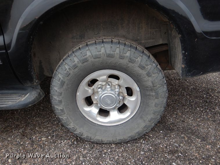 image for item DN5339 2004 Ford Excusrion  SUV