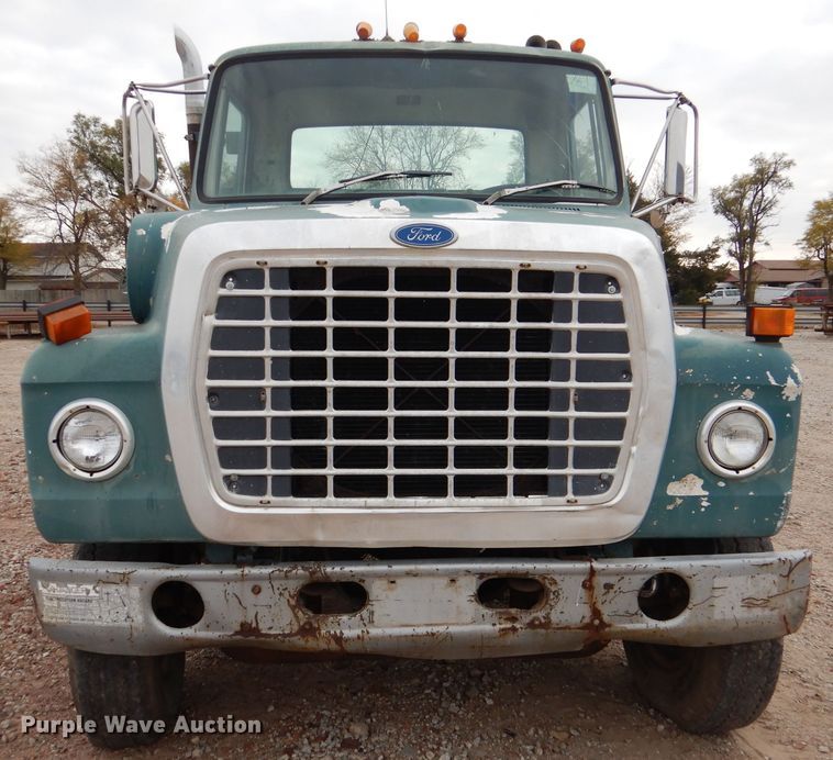 image for item DN5348 1985 Ford LNT8000  dump flatbed truck
