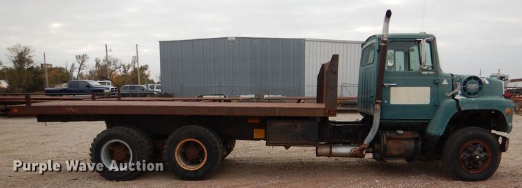 image for item DN5348 1985 Ford LNT8000  dump flatbed truck