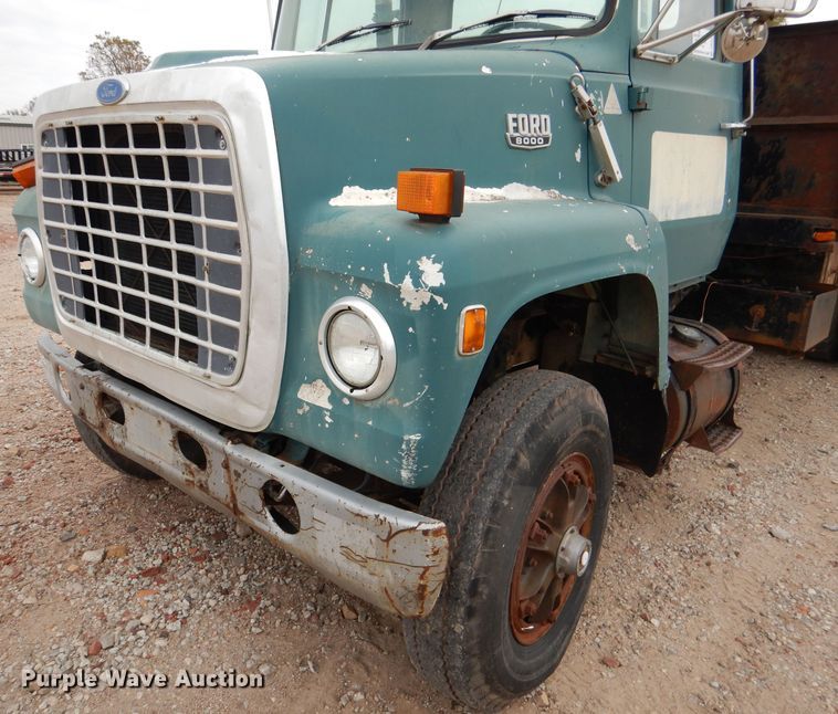 image for item DN5348 1985 Ford LNT8000  dump flatbed truck