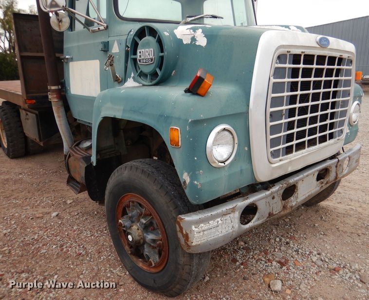 image for item DN5348 1985 Ford LNT8000  dump flatbed truck