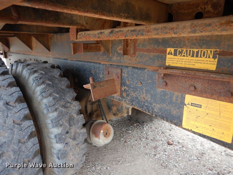 image for item DN5348 1985 Ford LNT8000  dump flatbed truck