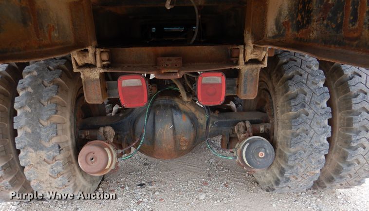 image for item DN5348 1985 Ford LNT8000  dump flatbed truck