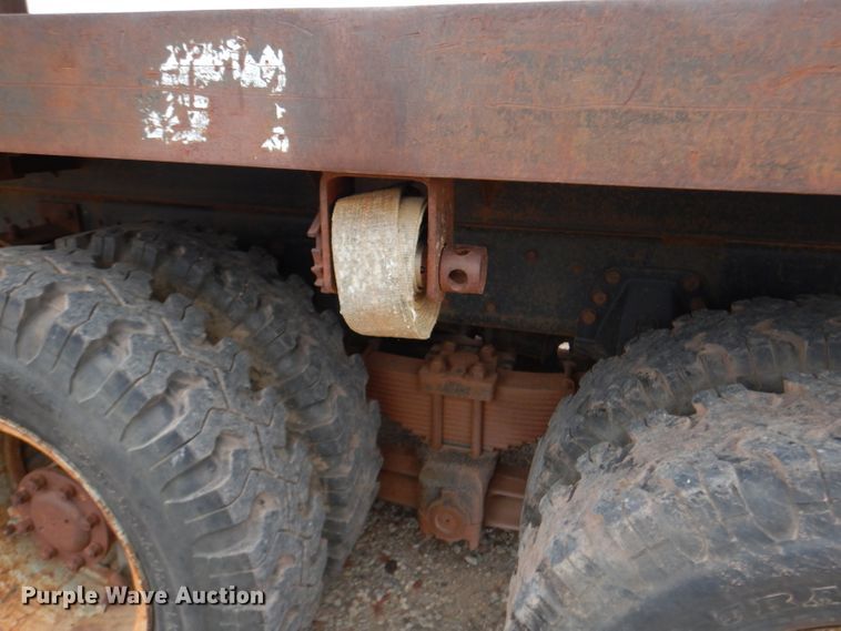 image for item DN5348 1985 Ford LNT8000  dump flatbed truck